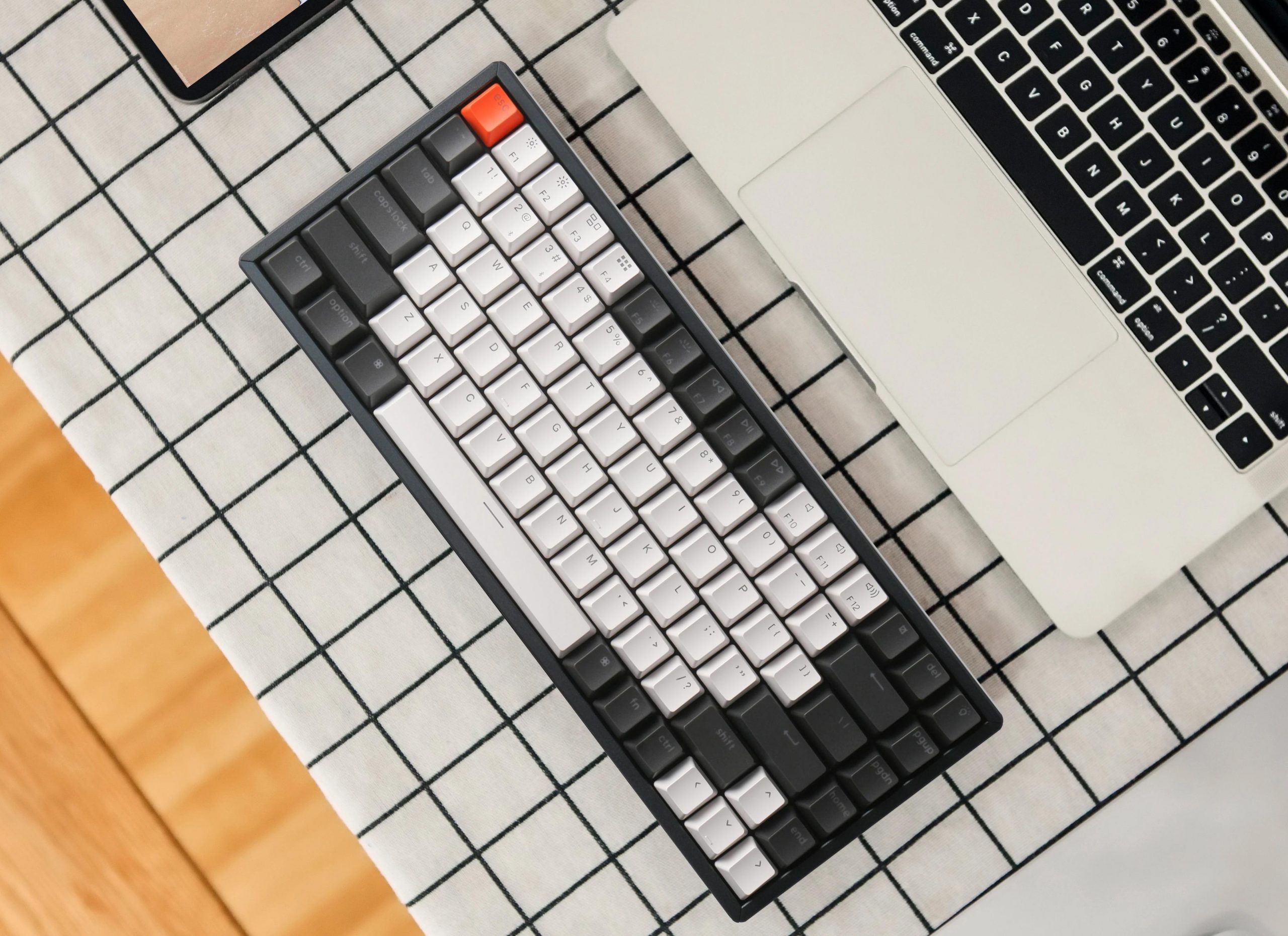 pf-3c0b9d6a–KeychronK2hotswappablewirelessmechanicalkeyboardforMacWindowsiOSGateronswitchredbrownbluewithtypeCRGBwhitebacklightaluminumframecompactpowerful-Edited