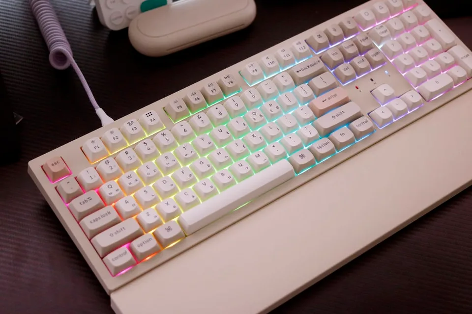 키크론 K10 Ultra TRUE 8K 레트로베이지, 저소음 키보드 사용 후기
