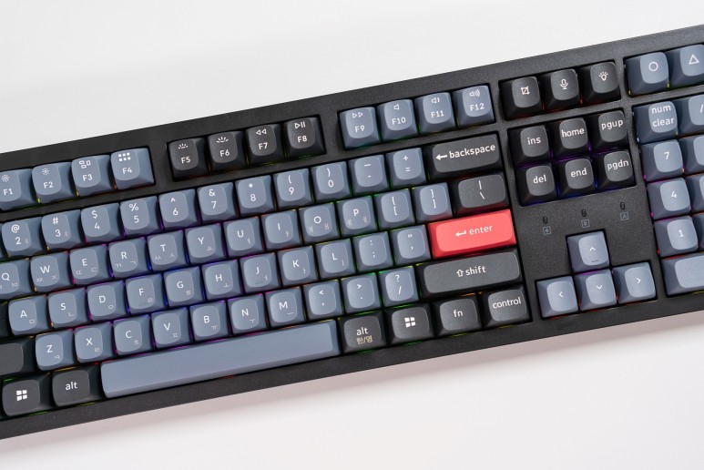 정갈한 키감을 가진 무선 기계식 키보드 키크론 K10 PRO 